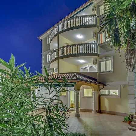 Apartments Villa Maria Crikvenica Buitenkant foto