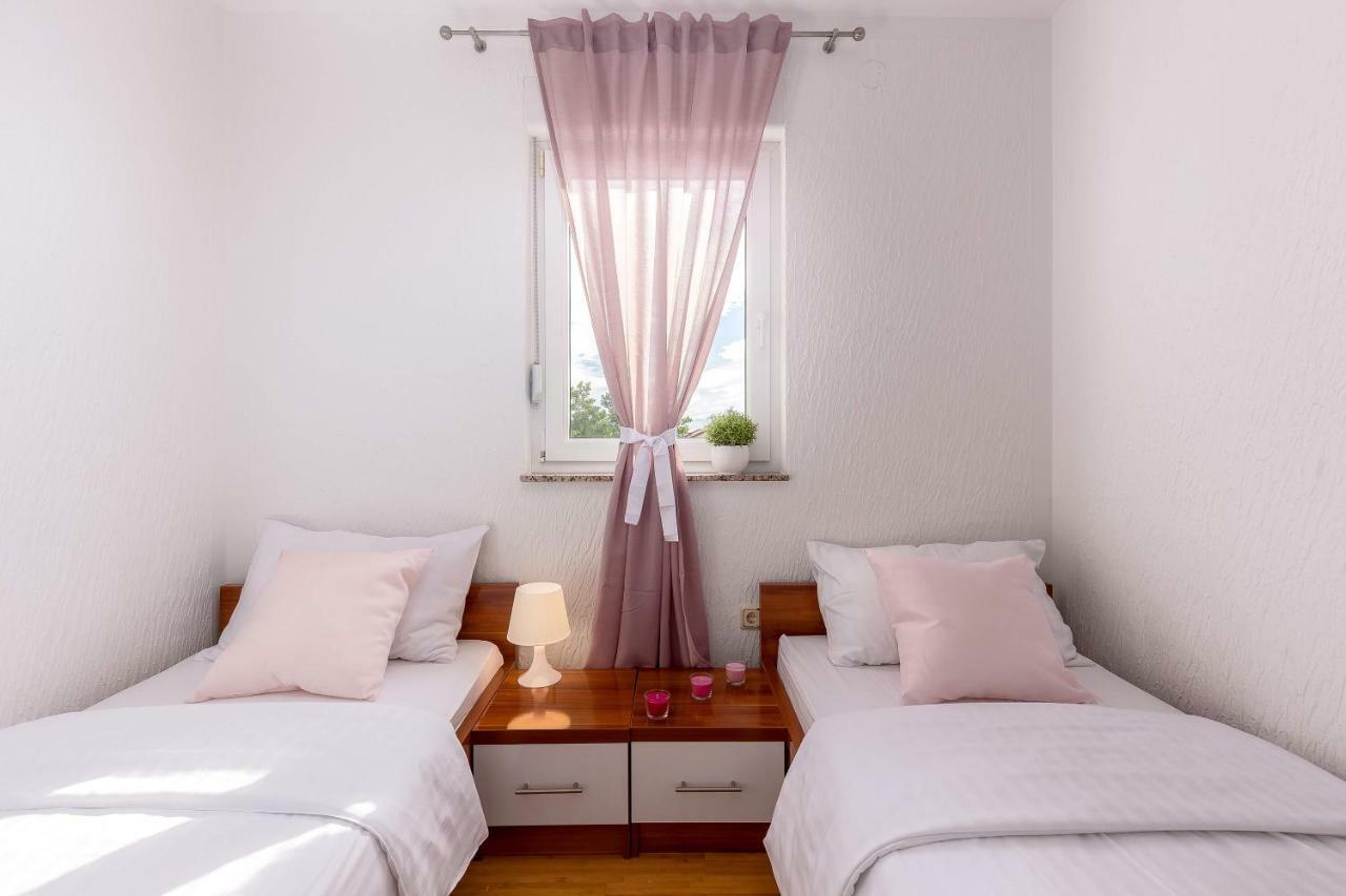 Apartments Villa Maria Crikvenica Buitenkant foto