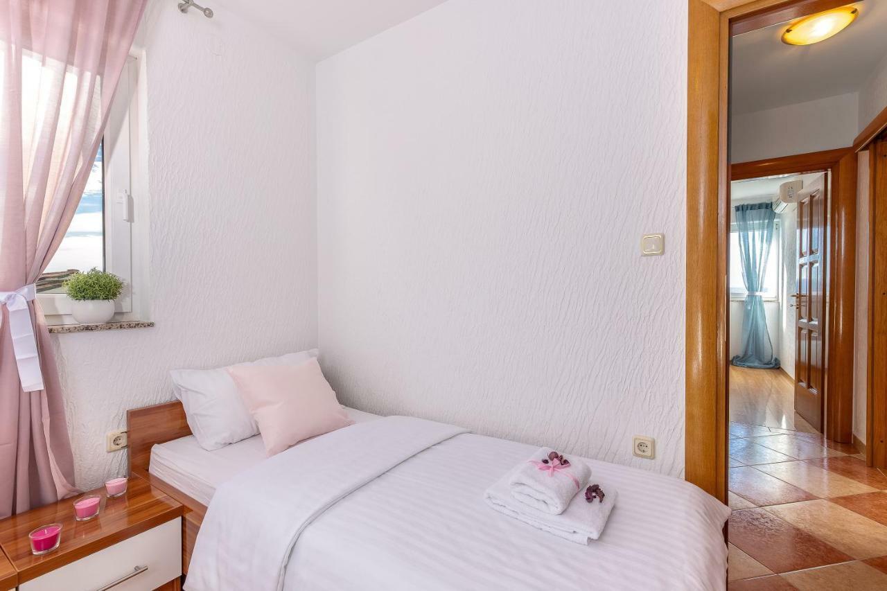 Apartments Villa Maria Crikvenica Buitenkant foto